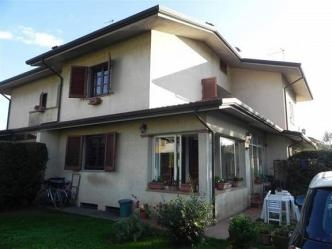 Villa Unifamiliare - Indipendente CAMAIORE vendita  Capezzano Pianore  Mediterranea Immobiliare s.n.c.