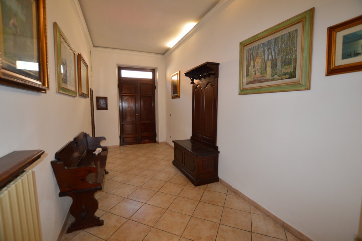 Villa Unifamiliare - Indipendente VIAREGGIO vendita  Centro  Mediterranea Immobiliare s.n.c.