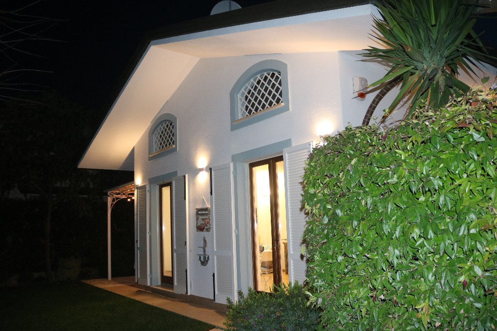 Villa Unifamiliare - Indipendente FORTE DEI MARMI vendita    Mediterranea Immobiliare s.n.c.