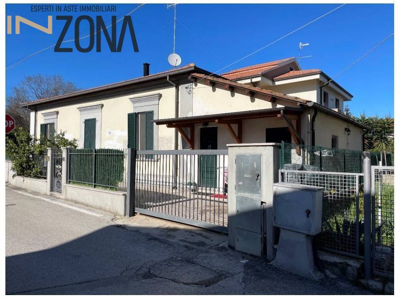 Casa indipendente in vendita a Giulianova (TE)