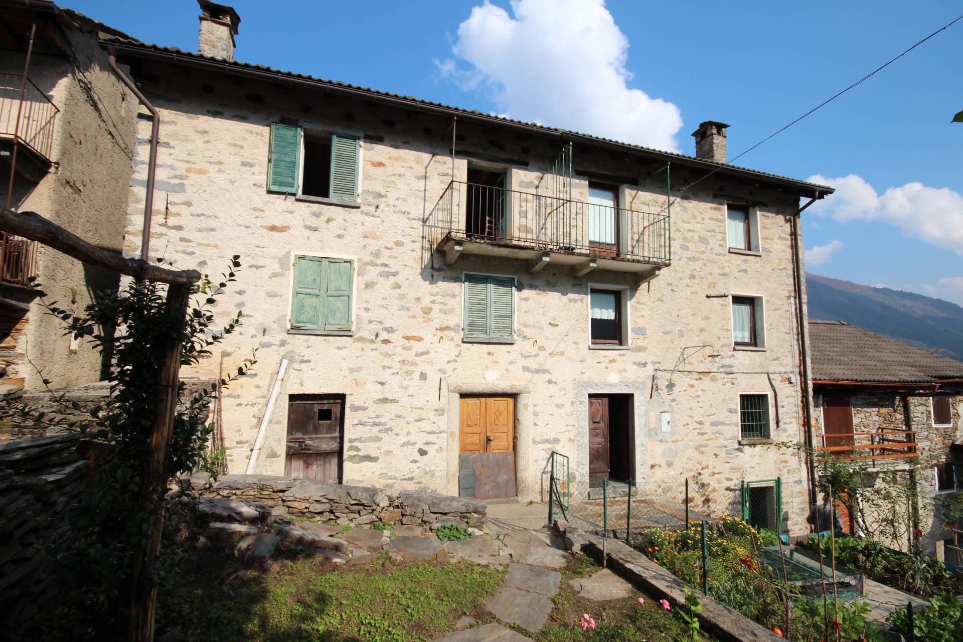 Casa indipendente in vendita a Valle Cannobina (VB)