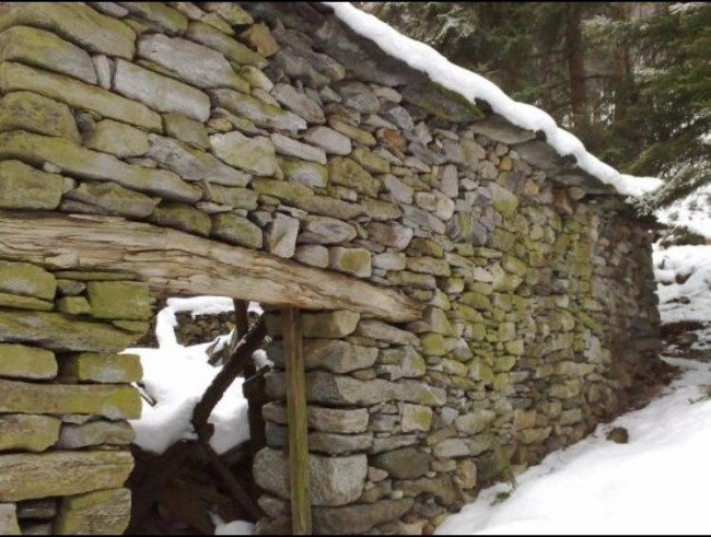 Rustico in vendita a Valle Cannobina (VB)