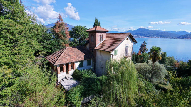 Cannero Riviera, Villa in Vendita