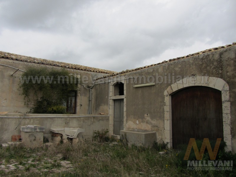 Rustico - Cascina ISPICA vendita    Millevani Immobiliare