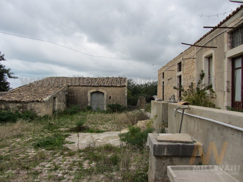 Rustico - Cascina ISPICA vendita    Millevani Immobiliare