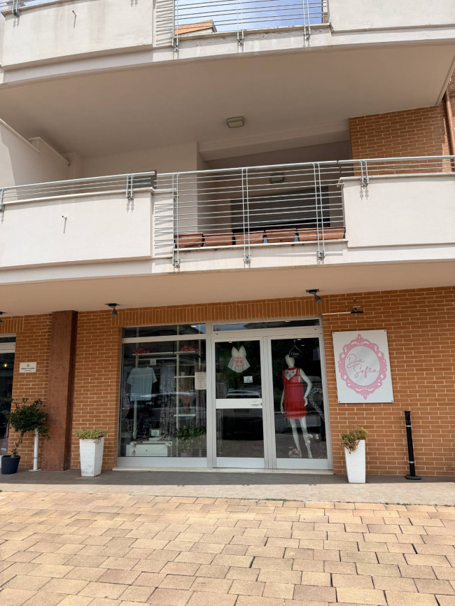 Locale commerciale in vendita a Chieti