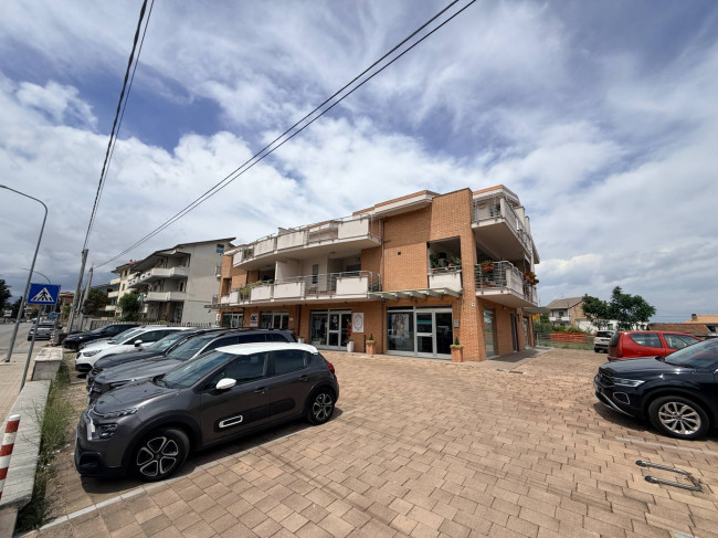Locale commerciale in vendita a Chieti