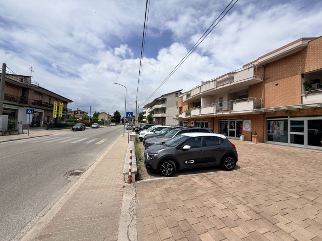 Locale commerciale in vendita a Chieti