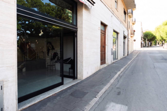 Locale commerciale in vendita a Chieti