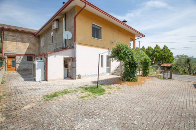APPARTAMENTO INDIPENDENTE in vendita a Fara Filiorum Petri