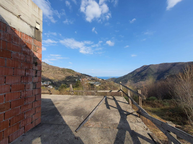 Casa indipendente in vendita a Bergalla, Balestrino (SV)