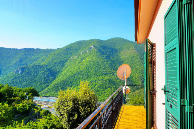 Piano di villa a Balestrino