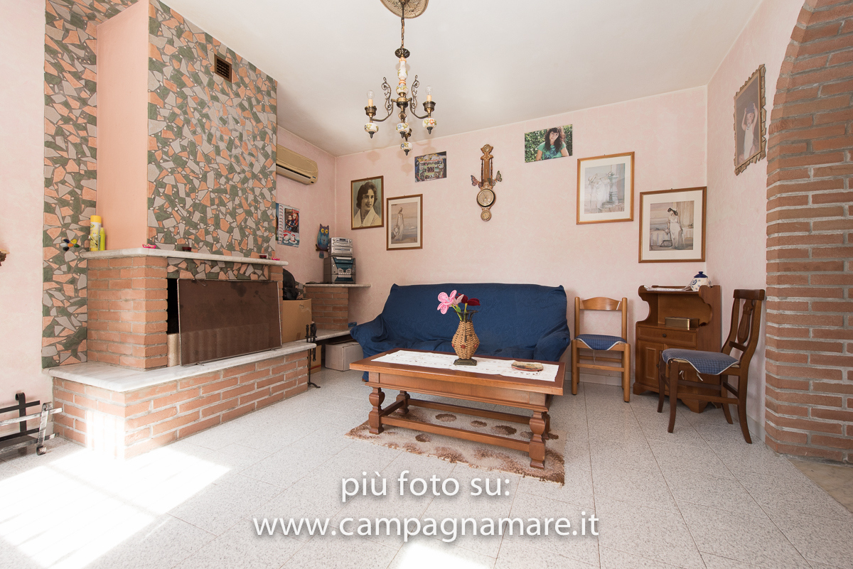 Villa Unifamiliare - Indipendente LAGOSANTO vendita    Campagna Mare Immobili