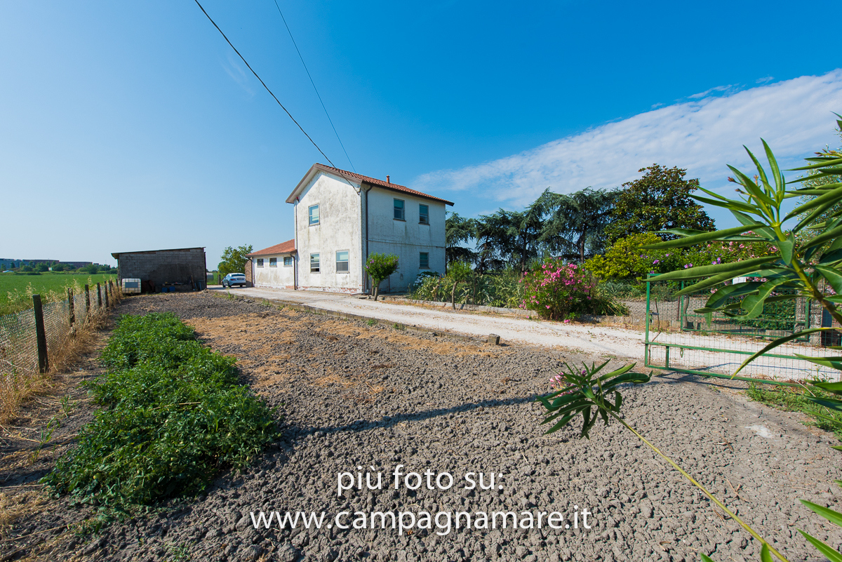 Villa LAGOSANTO vendita    Campagna Mare Immobili