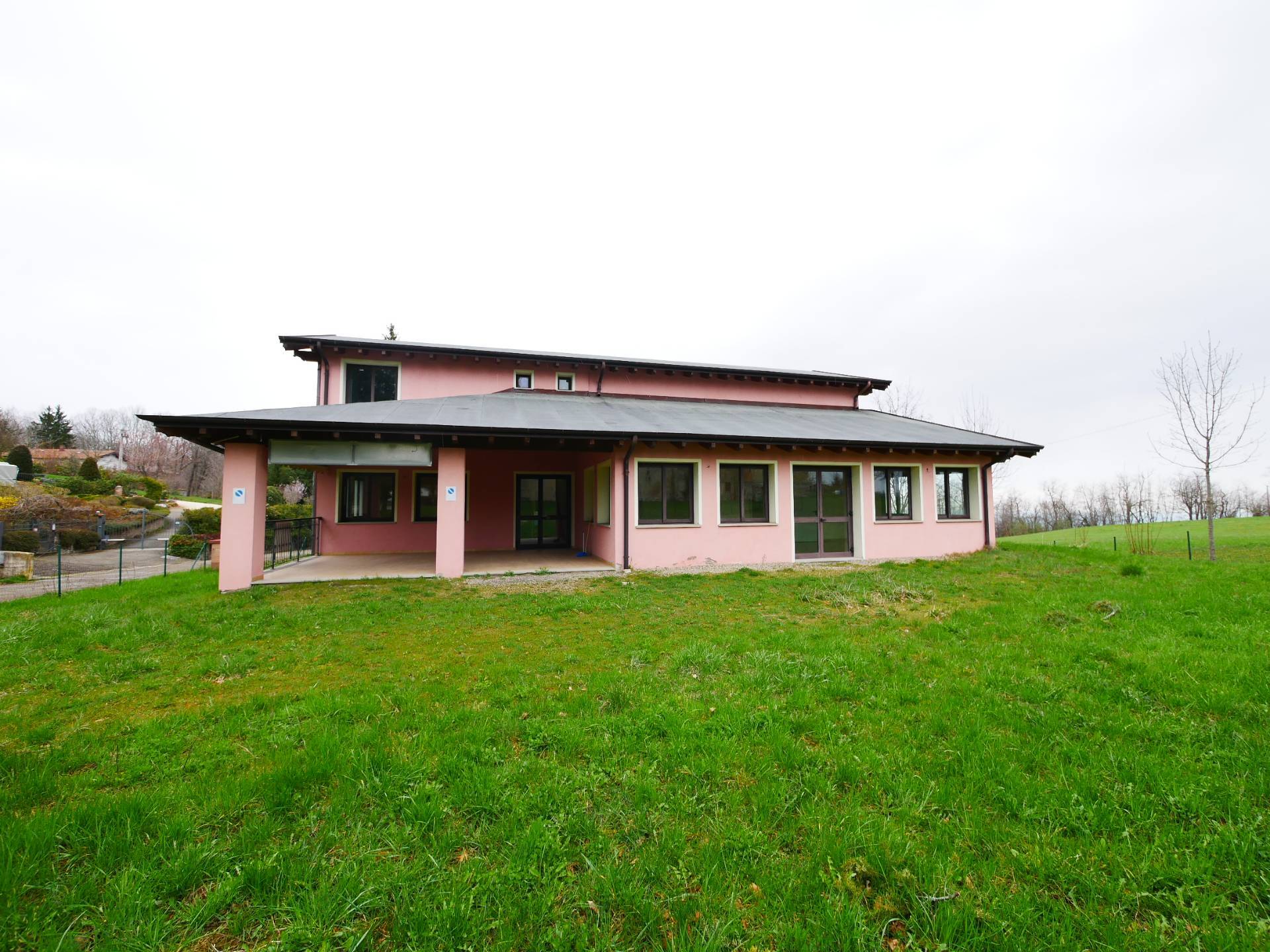 Attività commerciale a Serramazzoni