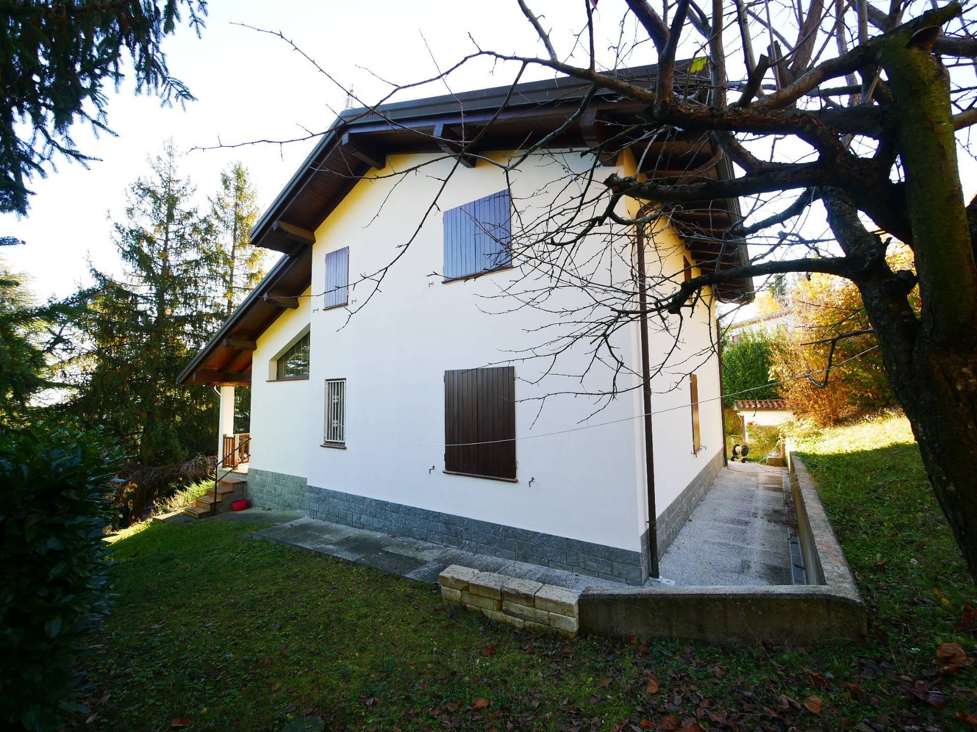 Villa a Serramazzoni