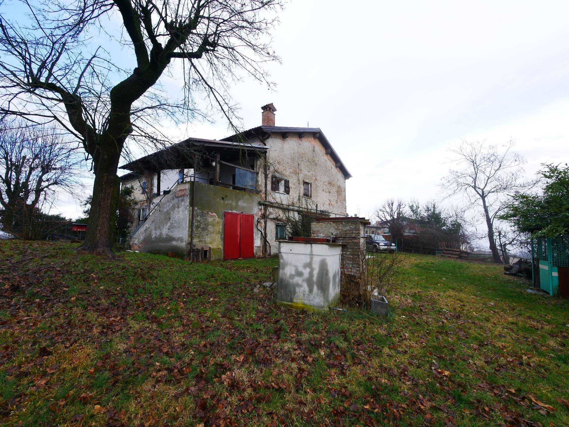 Casa con terreno agricolo a Serramazzoni