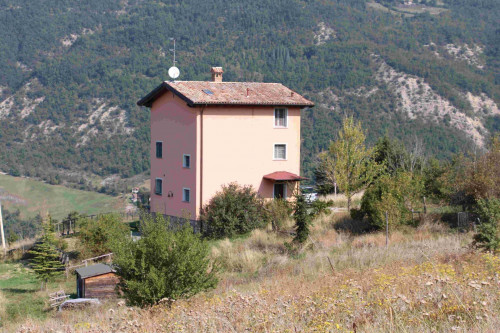 Casa indipendente a Serramazzoni