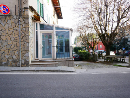 Locale commerciale a Serramazzoni