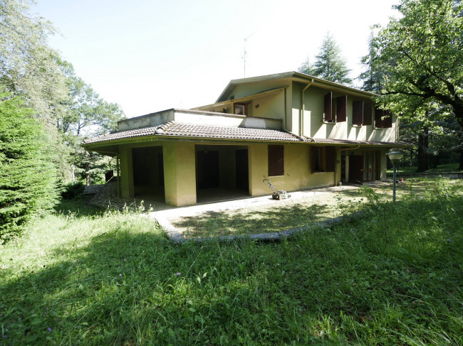 Villa a Serramazzoni