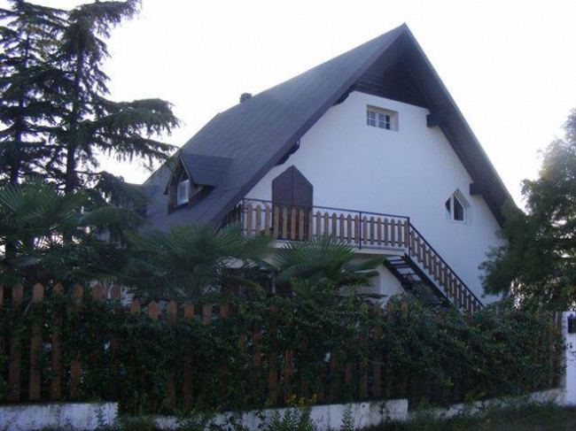 Villa a Serramazzoni
