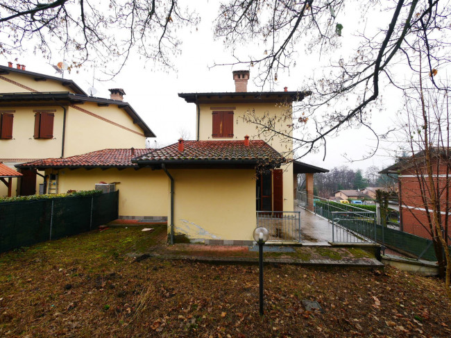 Villetta a schiera a Serramazzoni