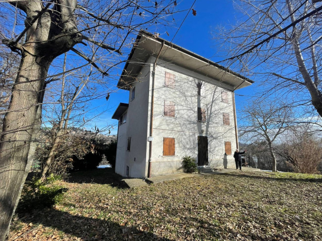 Casa con terreno agricolo a Serramazzoni