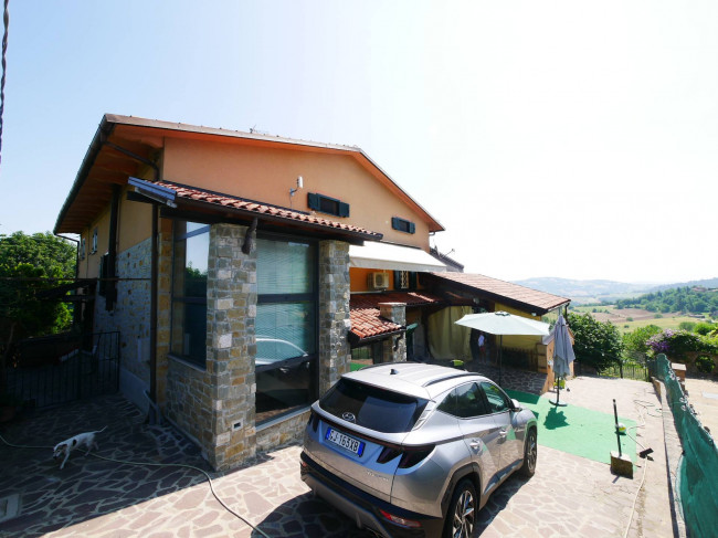 Villetta a schiera a Serramazzoni