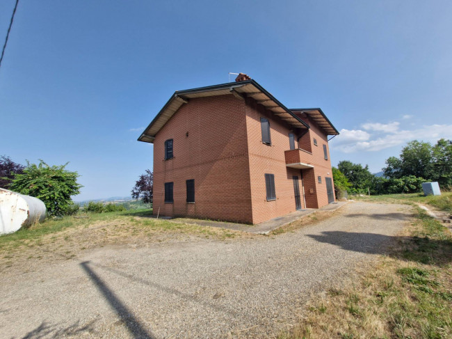 Villa Trifamiliare a Maranello
