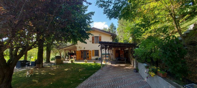 Villa a Serramazzoni