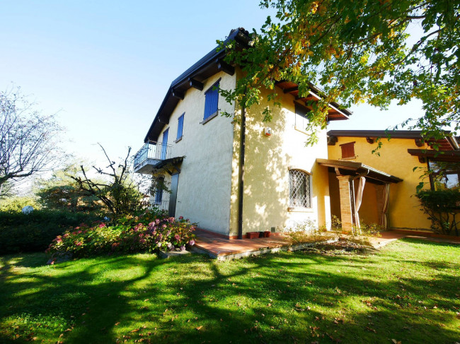 Villetta a schiera a Serramazzoni