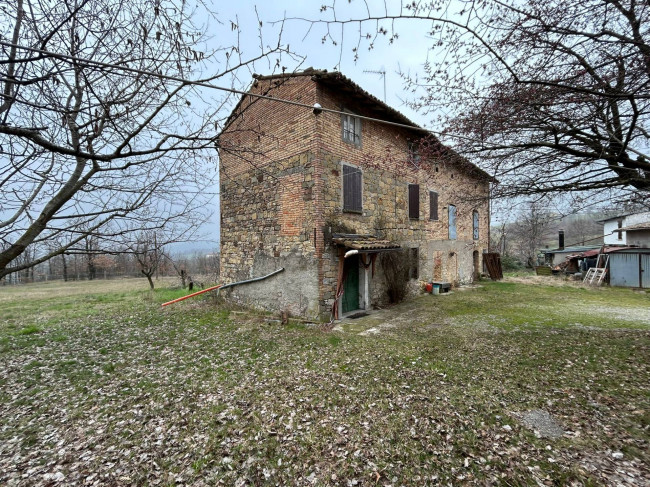 Casa con terreno agricolo a Serramazzoni