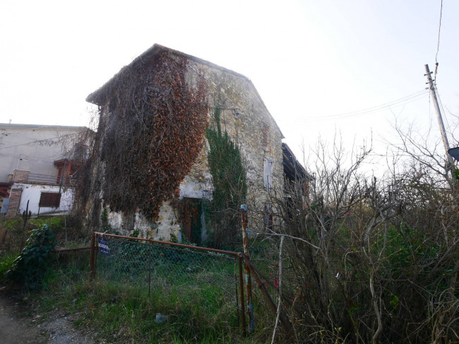 Casa con terreno agricolo a Serramazzoni