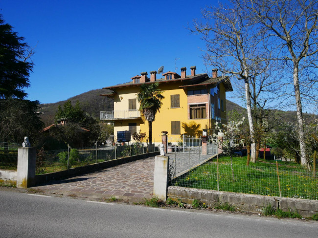 Villa Bifamiliare a Serramazzoni
