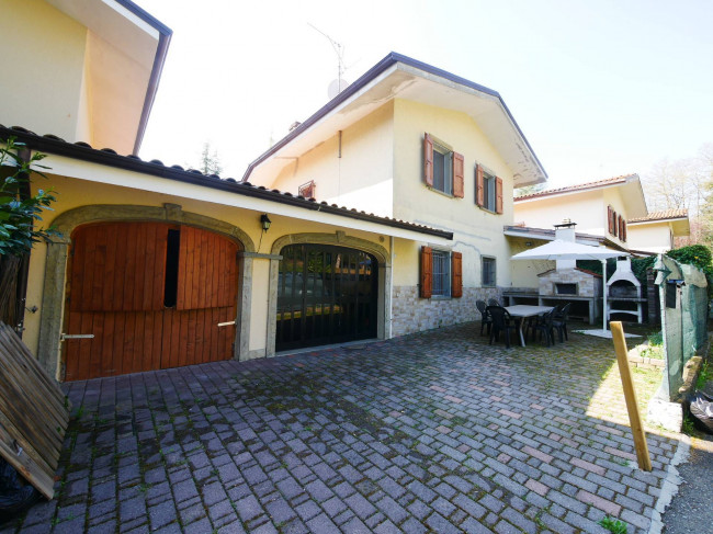 Villetta a schiera a Serramazzoni