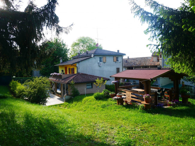 Porzione di casa indipendente a Pavullo nel Frignano