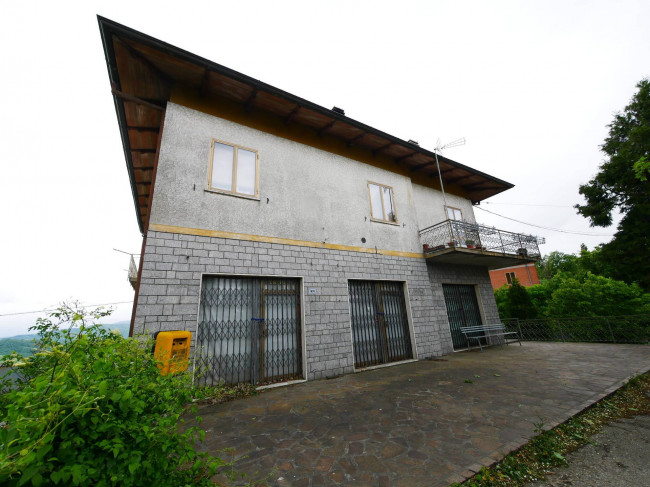 Villa Bifamiliare a Serramazzoni