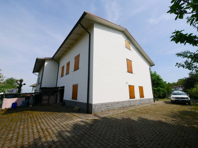 Villa Bifamiliare a Serramazzoni