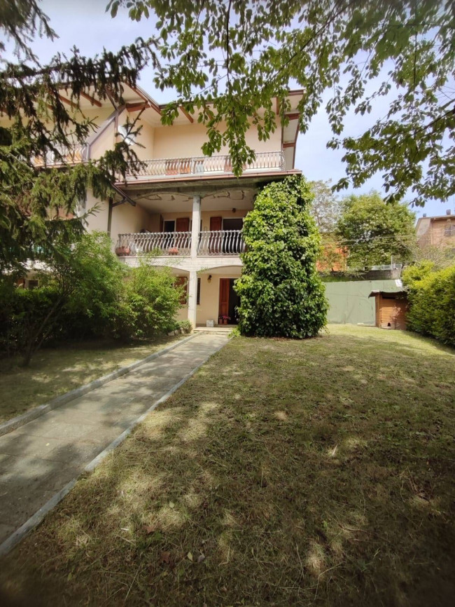 Villetta a schiera a Serramazzoni