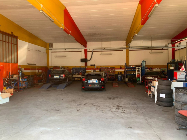 Locale commerciale a Serramazzoni