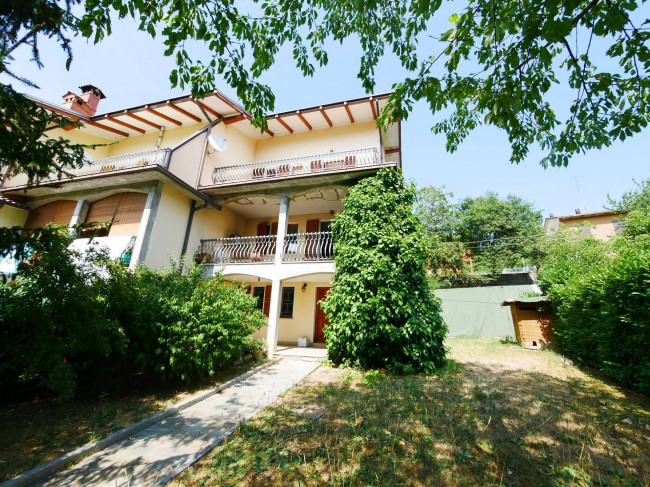 Villetta a schiera a Serramazzoni