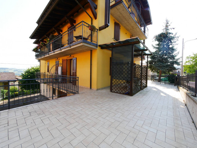 Appartamento con terrazzo a Serramazzoni