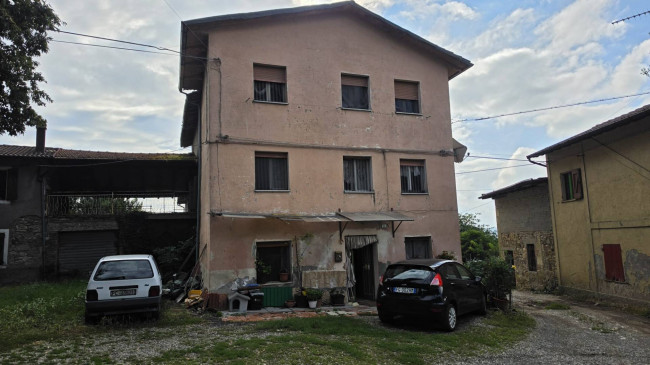 Porzione di casa indipendente a Pavullo nel Frignano
