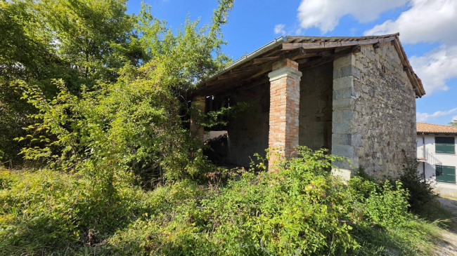 Rustico con terreno a Pavullo nel Frignano
