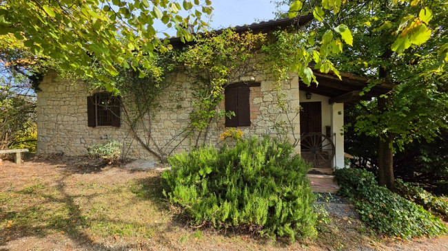 Rustico con terreno a Serramazzoni